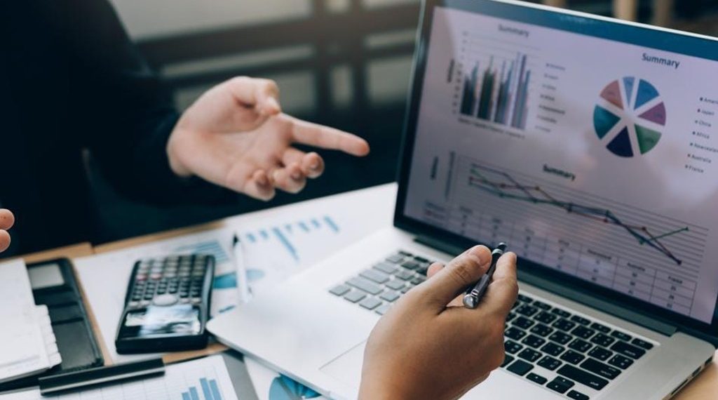 تطبيق عيناك للإدارة المالية على الجوال